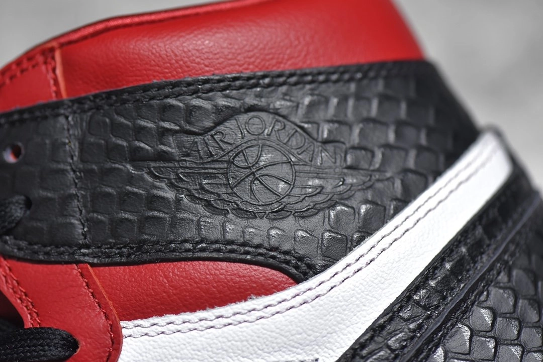 Air Jordan 1 High OG Satin Red